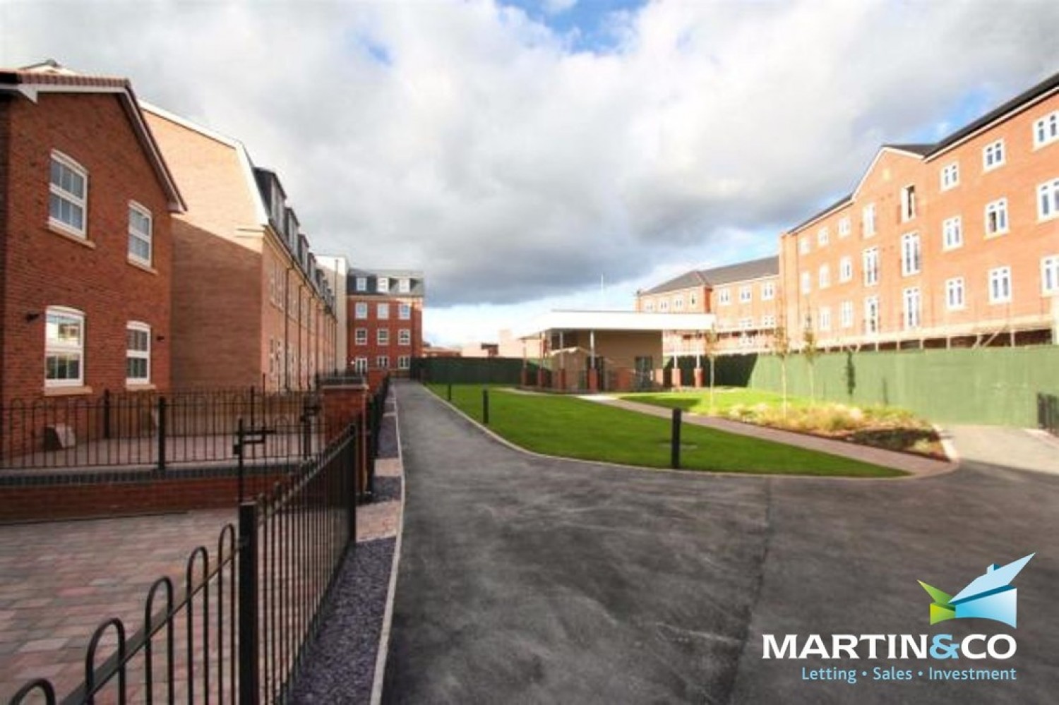 1 bedroom Flat for Letting Heligan House, Main Street, Dickens Heath, B90