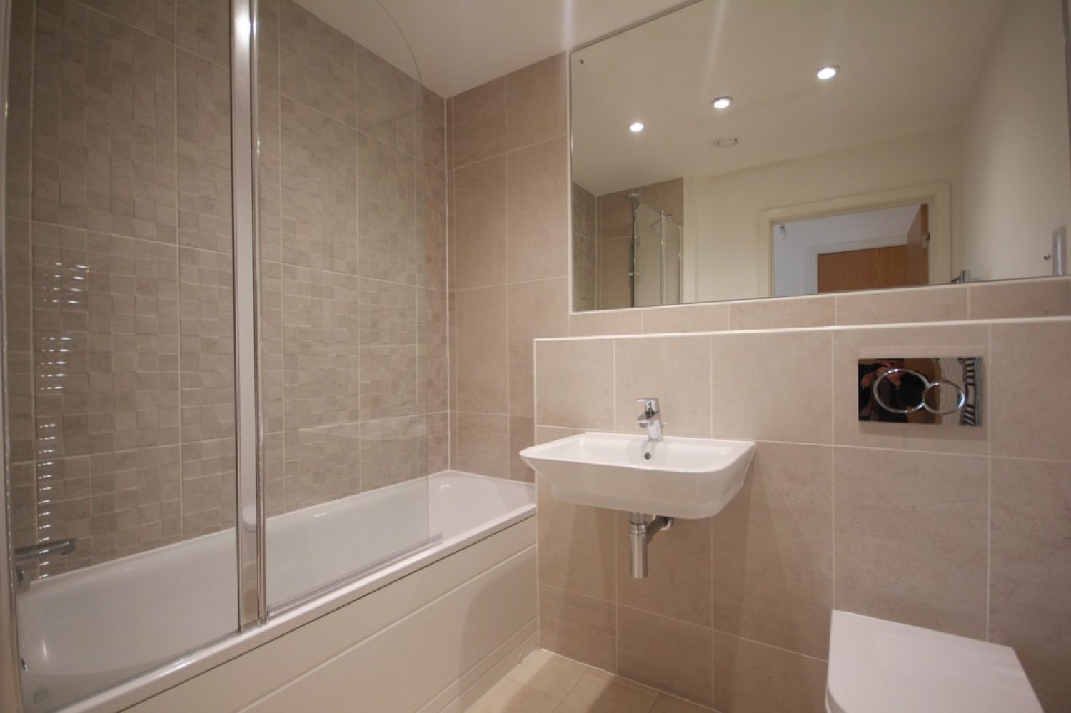 1 bedroom Flat for Letting Madison Walk, Park Central, B15