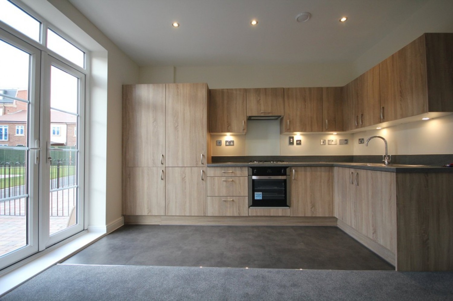 2 bedroom Flat for Letting Abbotsbury Court, Rumbush Lane, Dickens Heath, Solihull, B90