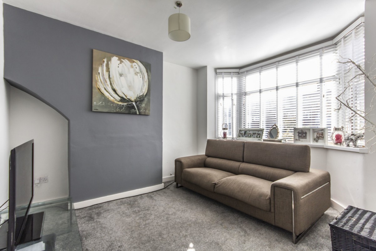 Mayswood Grove, Quinton, B32