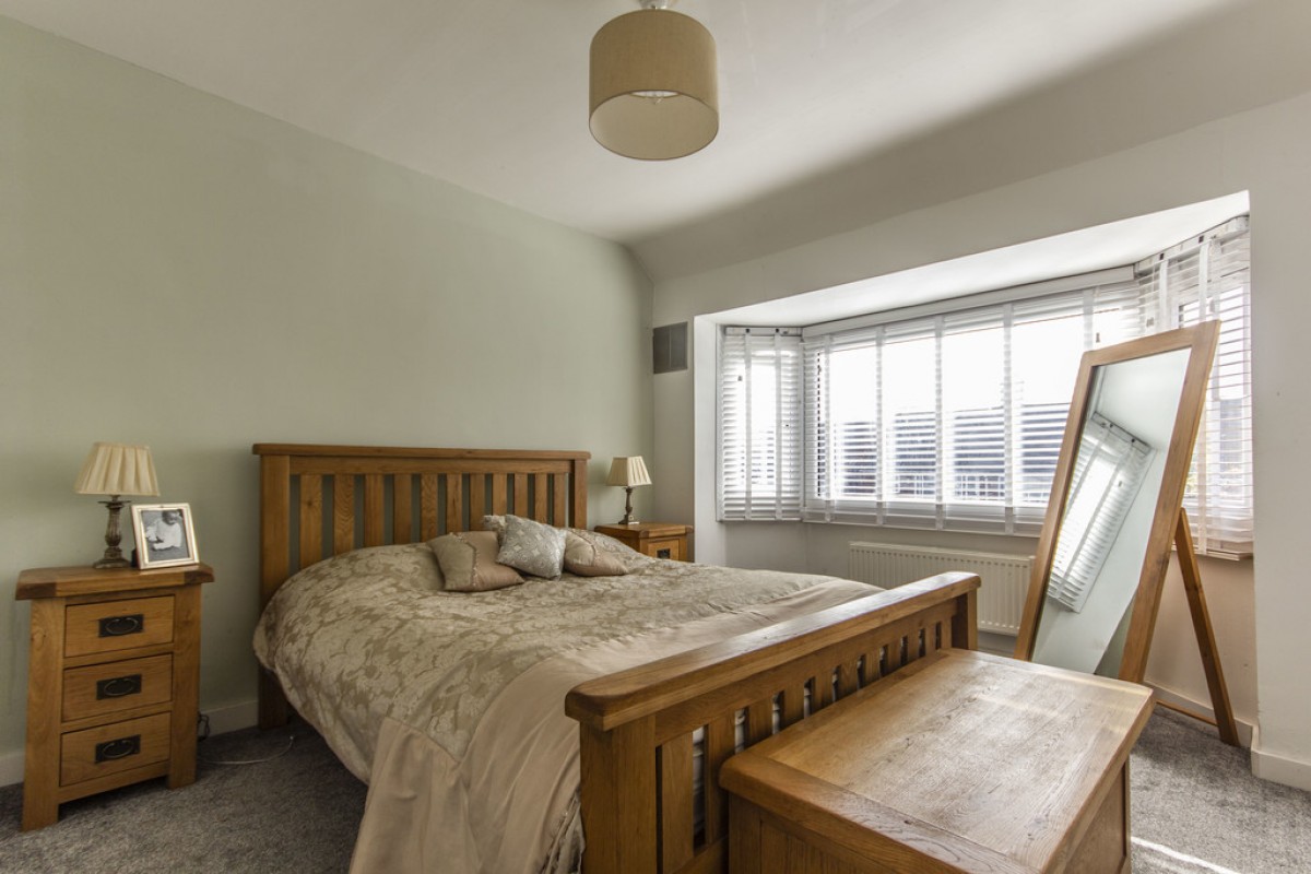 Mayswood Grove, Quinton, B32