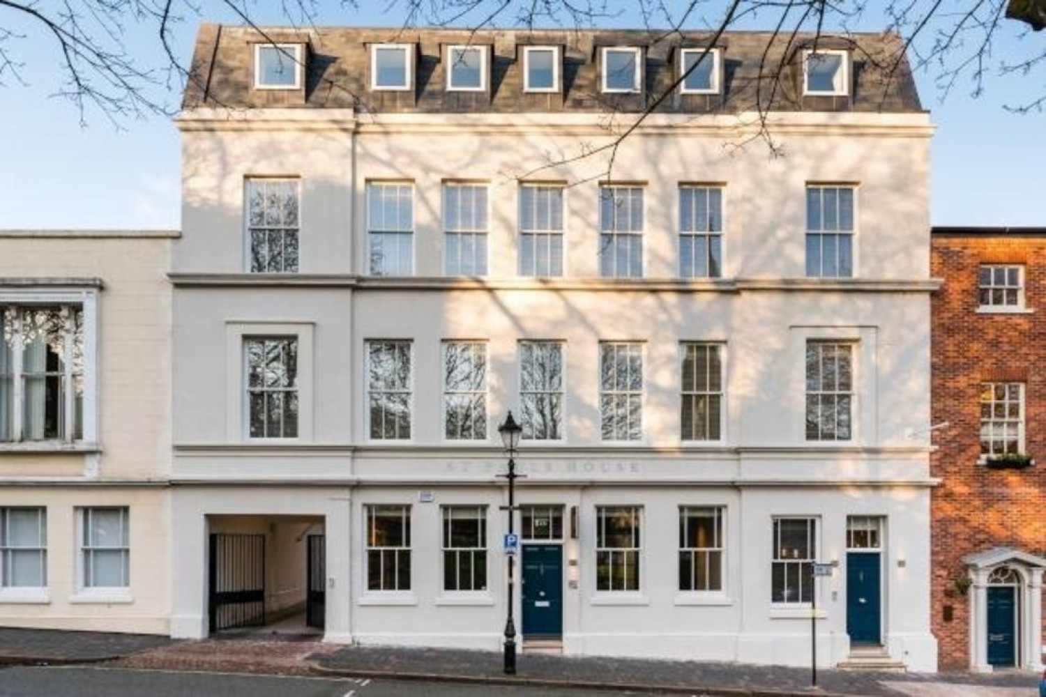 3 bedroom Flat for Letting St Pauls House, St Pauls Square, Jewellery Quarter, B3