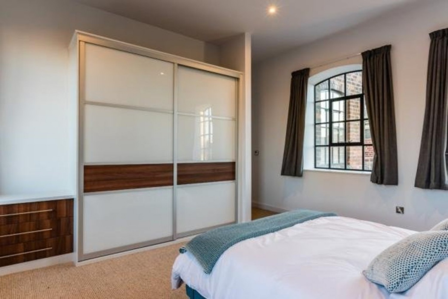 3 bedroom Flat for Letting St Pauls House, St Pauls Square, Jewellery Quarter, B3