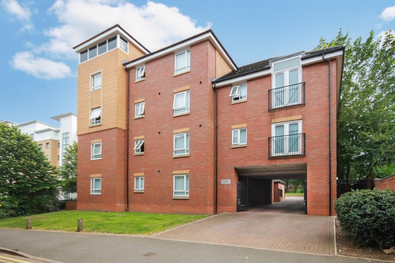 2 bedroom Flat for Letting Attwood Court, Stone Road, Edgbaston, B15