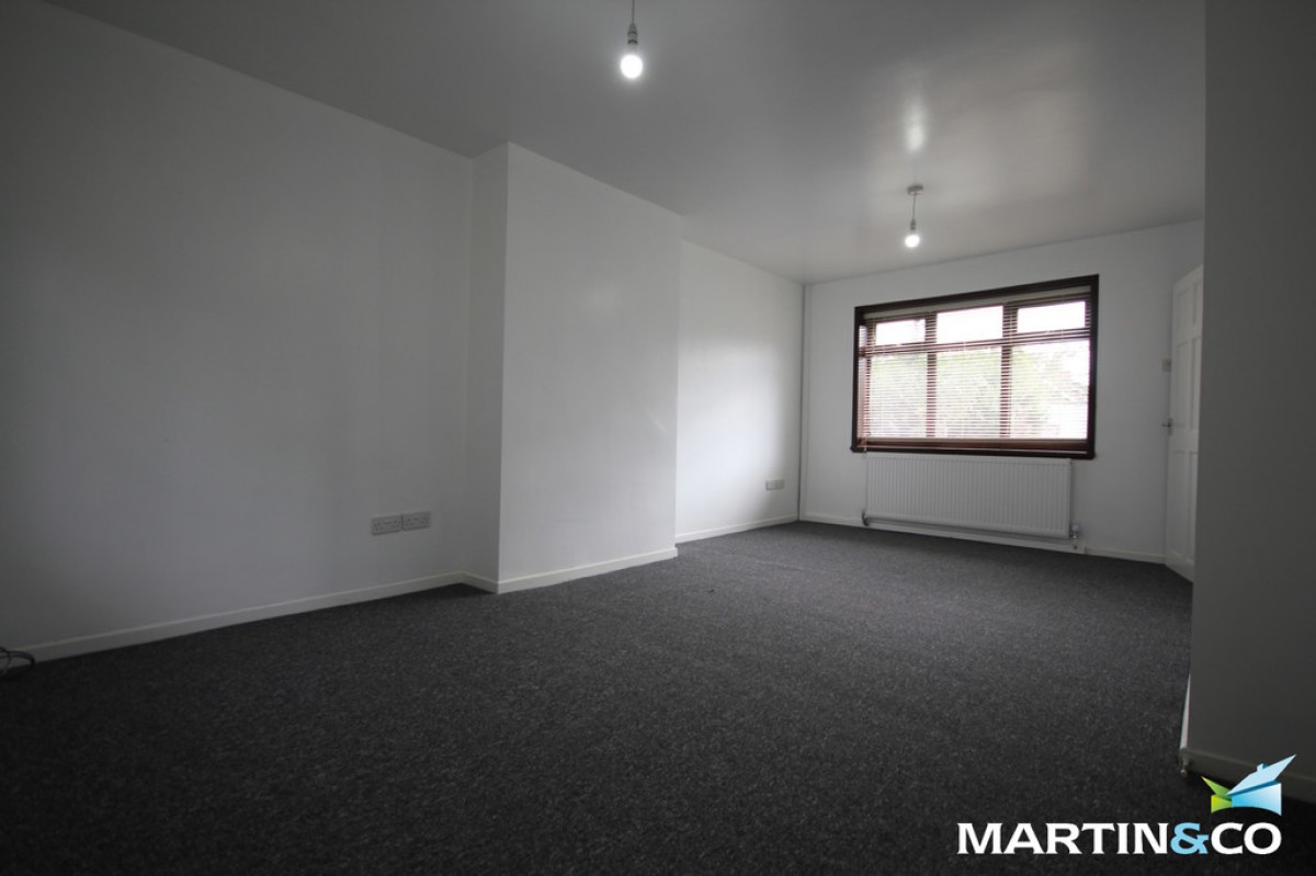 Capern Grove, Quinton, B32