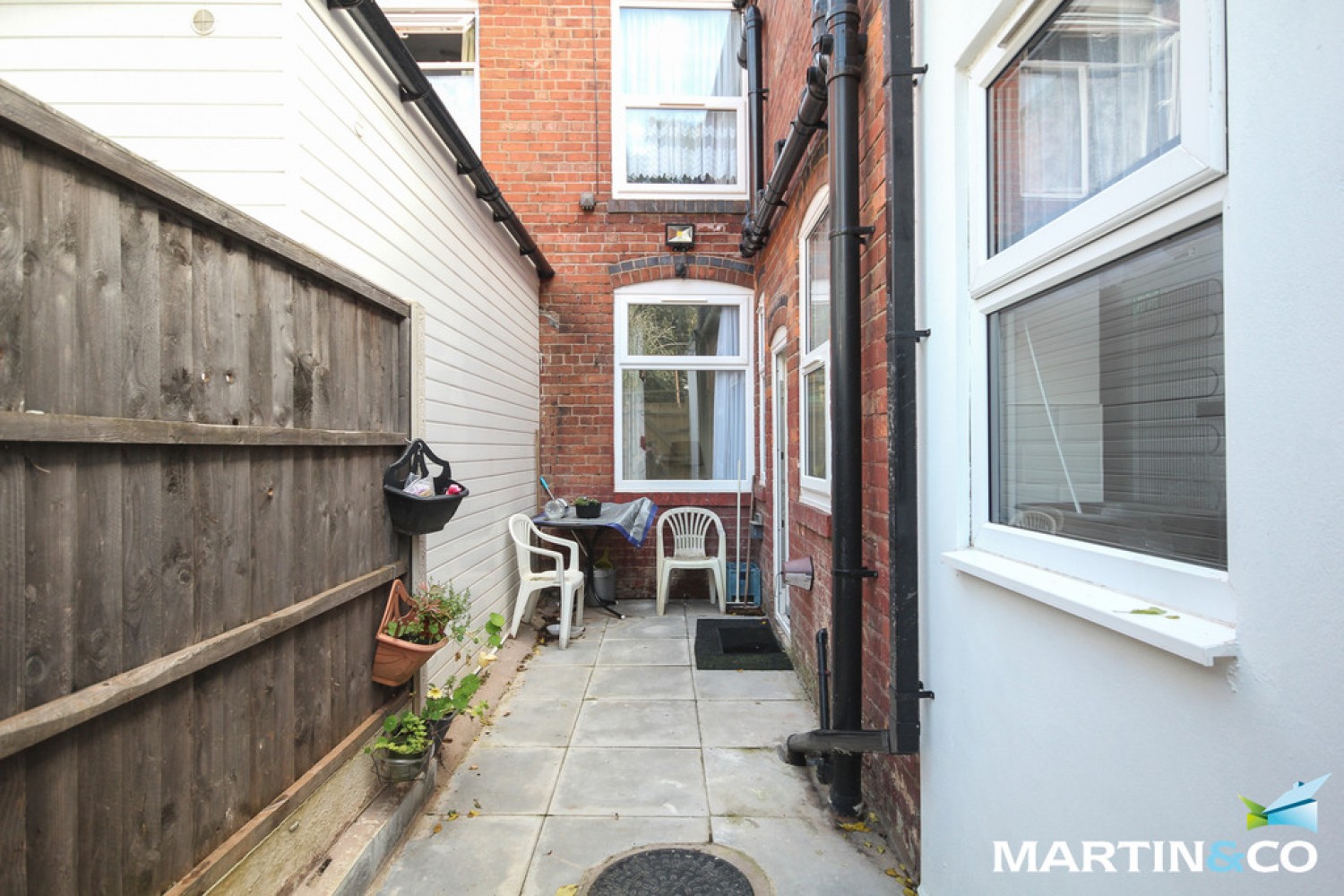 Park Road, Bearwood, B67