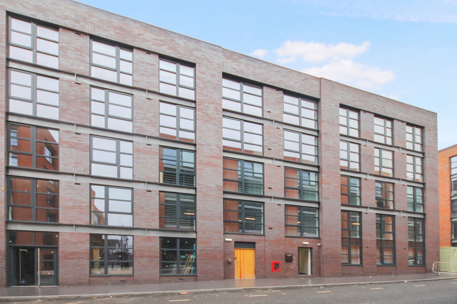 3 bedroom Flat in Summer House, Pope Street, Jewellery Quarter, B1