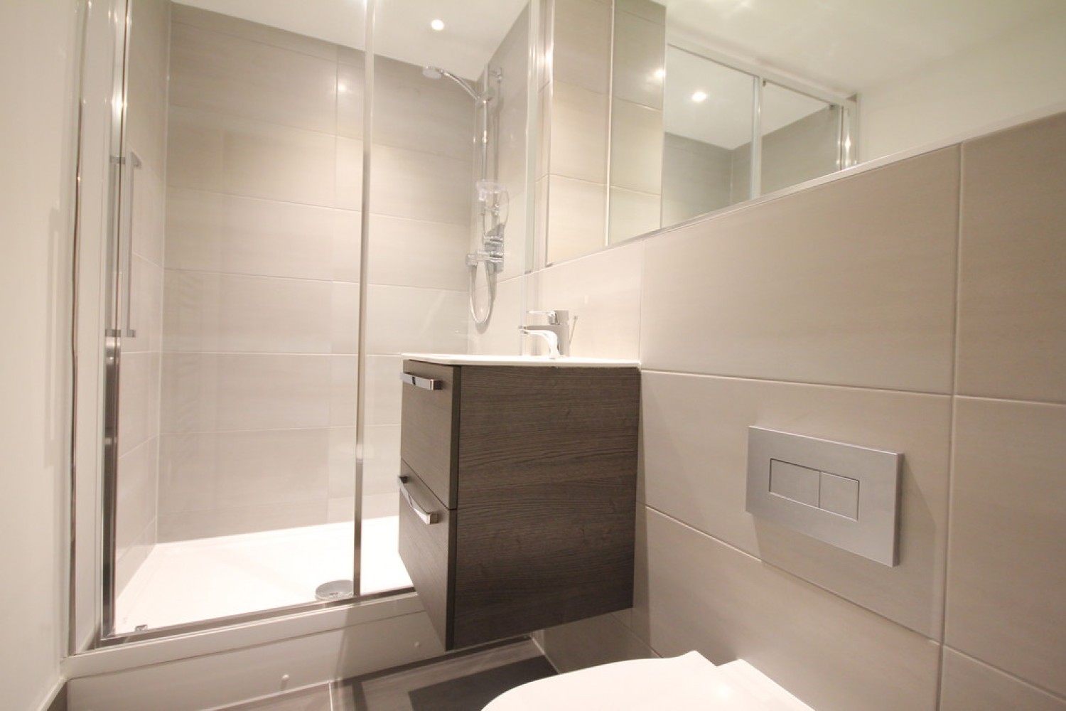 3 bedroom Flat in Summer House, Pope Street, Jewellery Quarter, B1