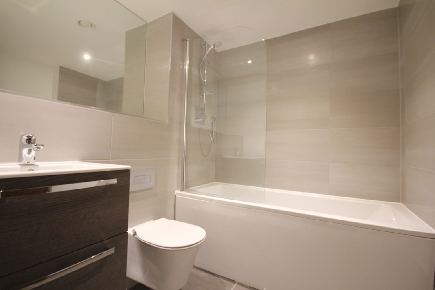 3 bedroom Flat in Summer House, Pope Street, Jewellery Quarter, B1