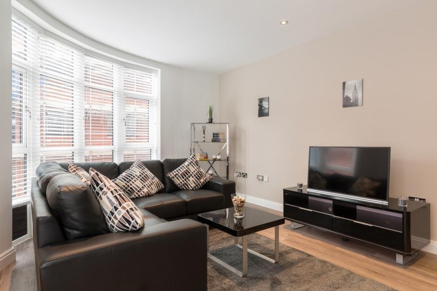 2 bedroom Flat for Letting The Mint, Mint Drive, Jewellery Quarter, B18