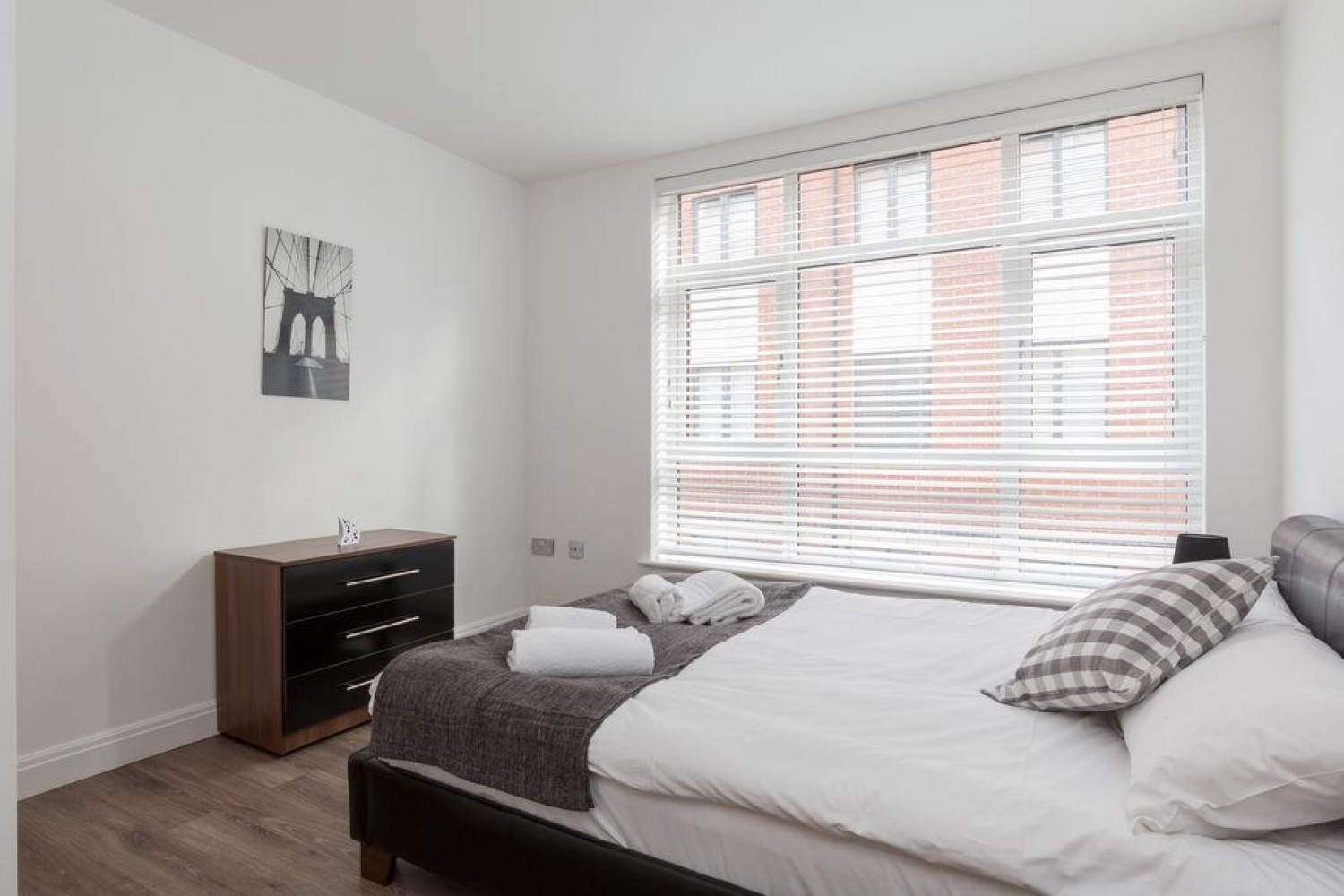 2 bedroom Flat for Letting The Mint, Mint Drive, Jewellery Quarter, B18