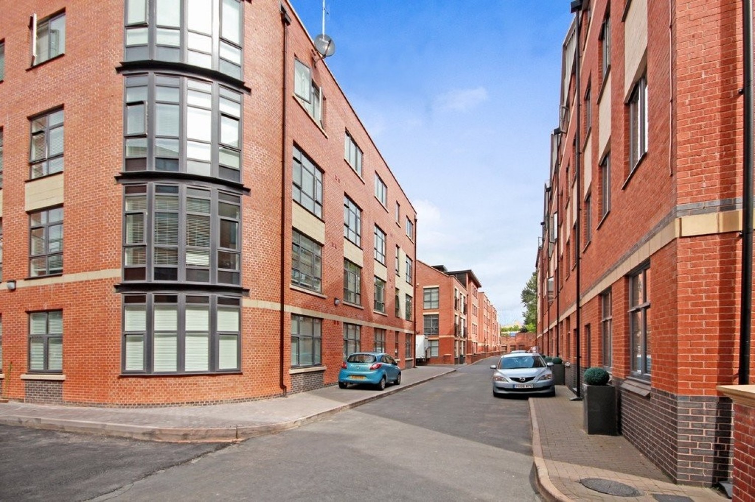 2 bedroom Flat for Letting The Mint, Mint Drive, Jewellery Quarter, B18