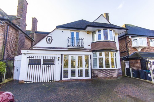 Monmouth Drive, Sutton Coldfield, B73