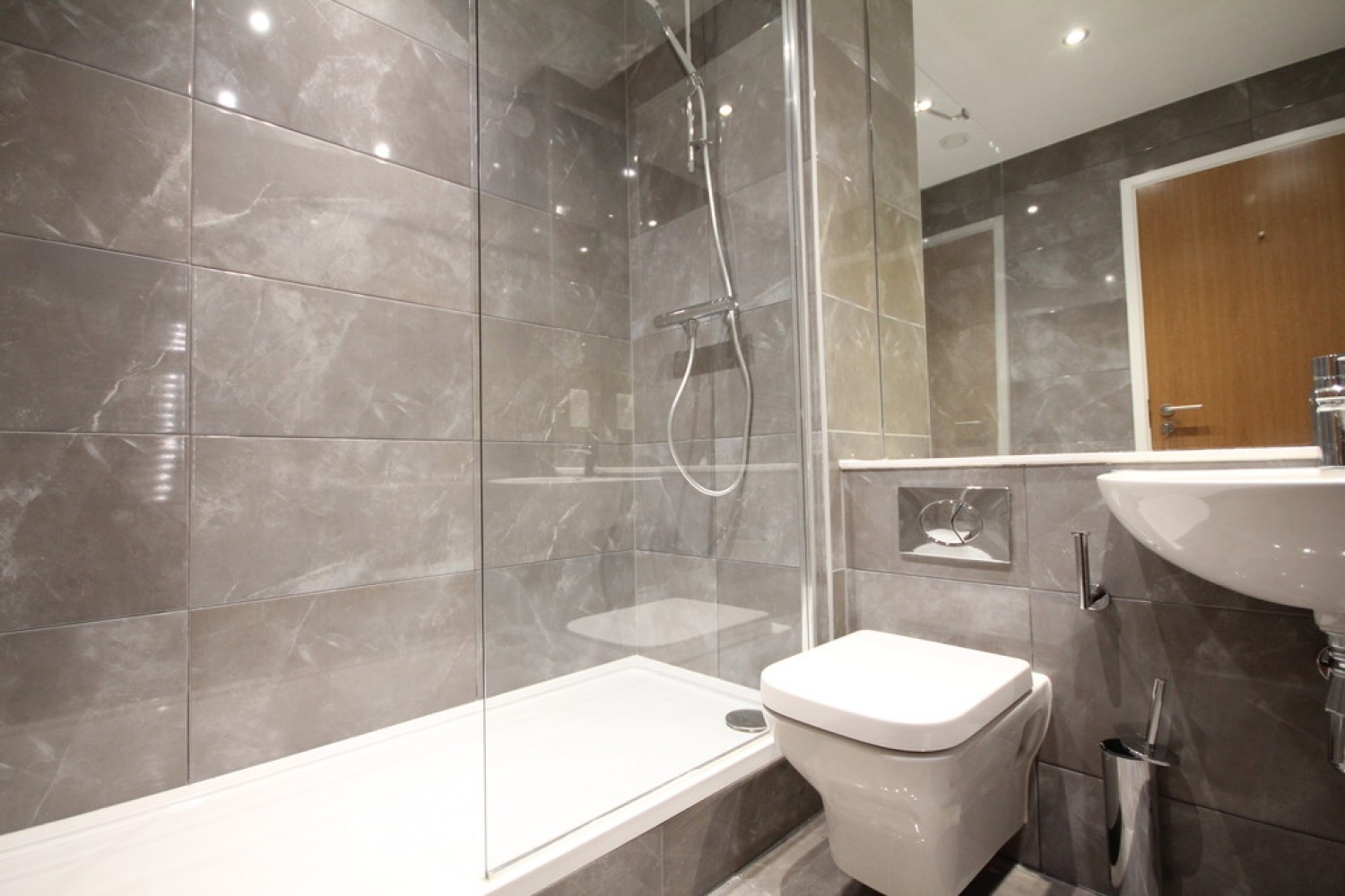 2 bedroom Flat for Letting The Axium, Windmill Street, Birmingham, B1