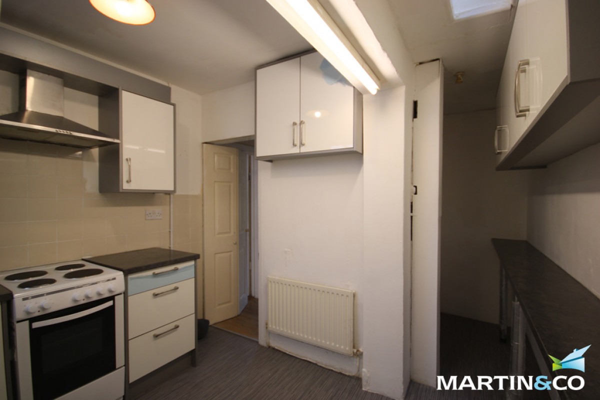 Wolverhampton Road South, Quinton, B32