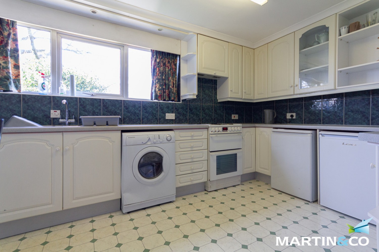 2 bedroom Flat for Letting Crofters Court, Harrisons Road, Edgbaston, B15