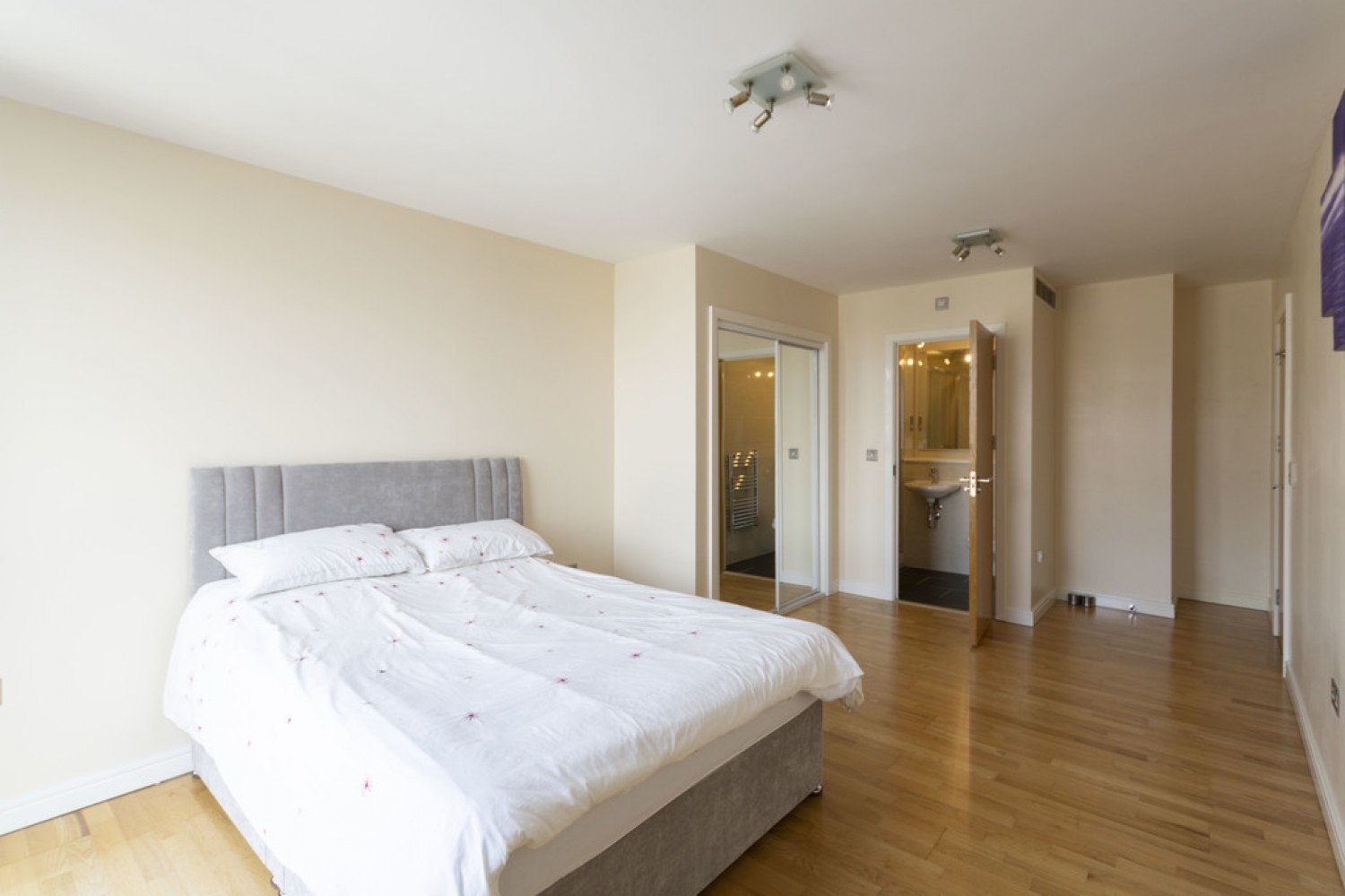 3 bedroom Flat for Letting Centenary Plaza, Holliday Street, Birmingham, B1