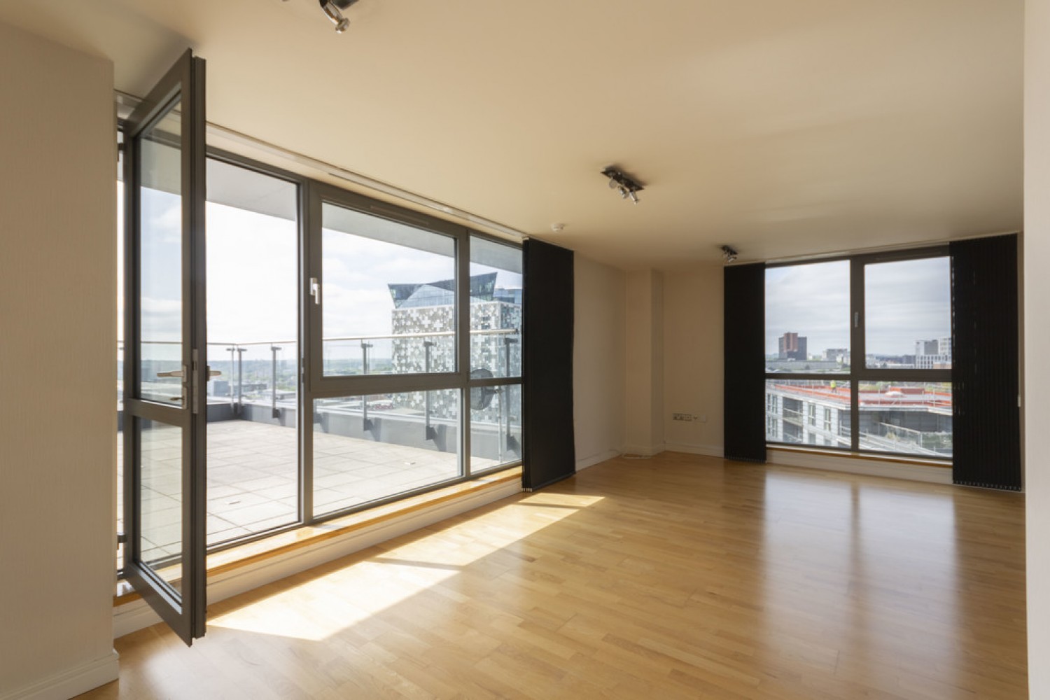 3 bedroom Flat for Letting Centenary Plaza, Holliday Street, Birmingham, B1