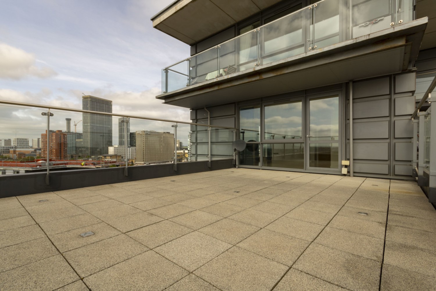 3 bedroom Flat for Letting Centenary Plaza, Holliday Street, Birmingham, B1