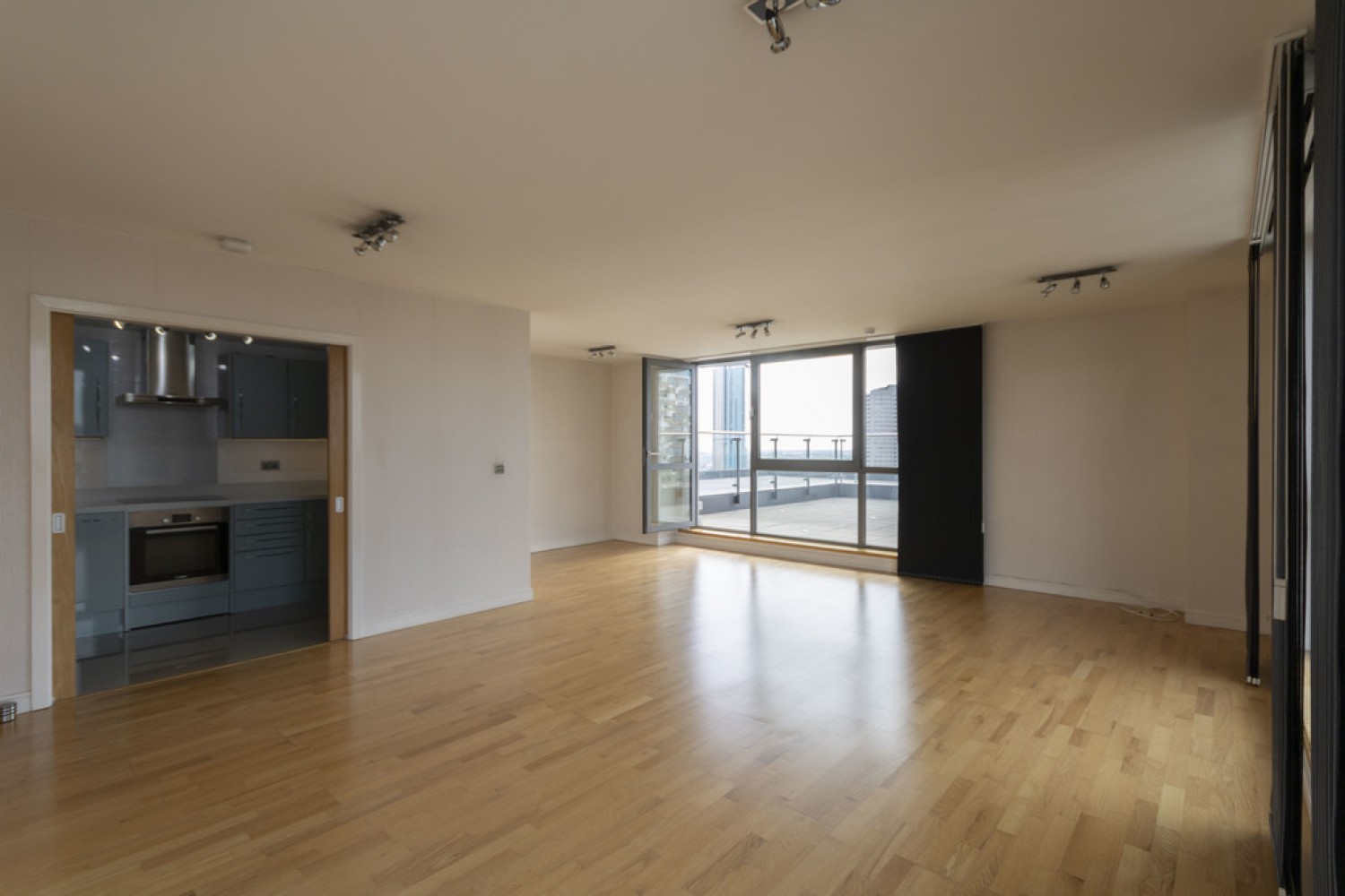 3 bedroom Flat for Letting Centenary Plaza, Holliday Street, Birmingham, B1