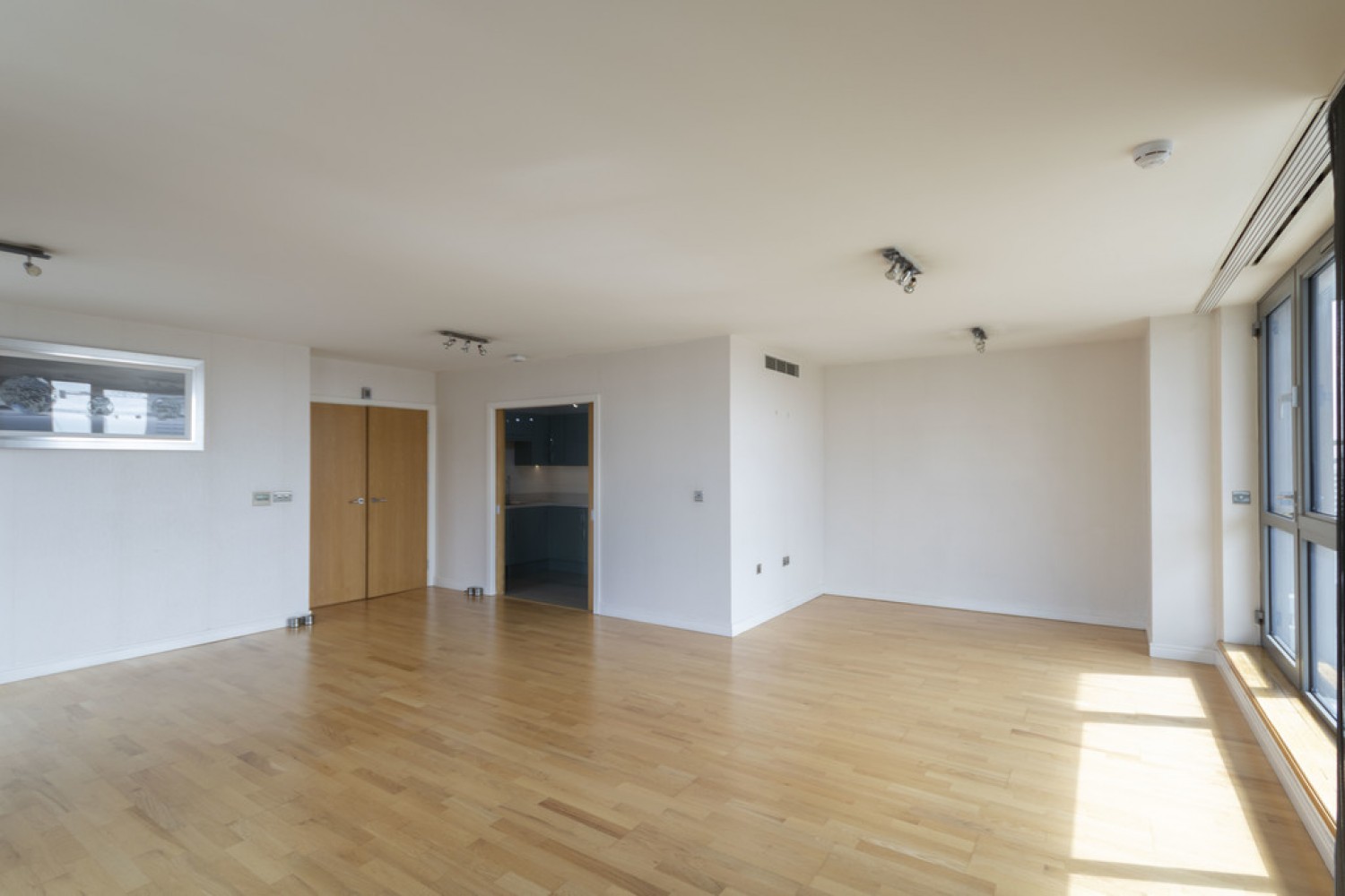 3 bedroom Flat for Letting Centenary Plaza, Holliday Street, Birmingham, B1