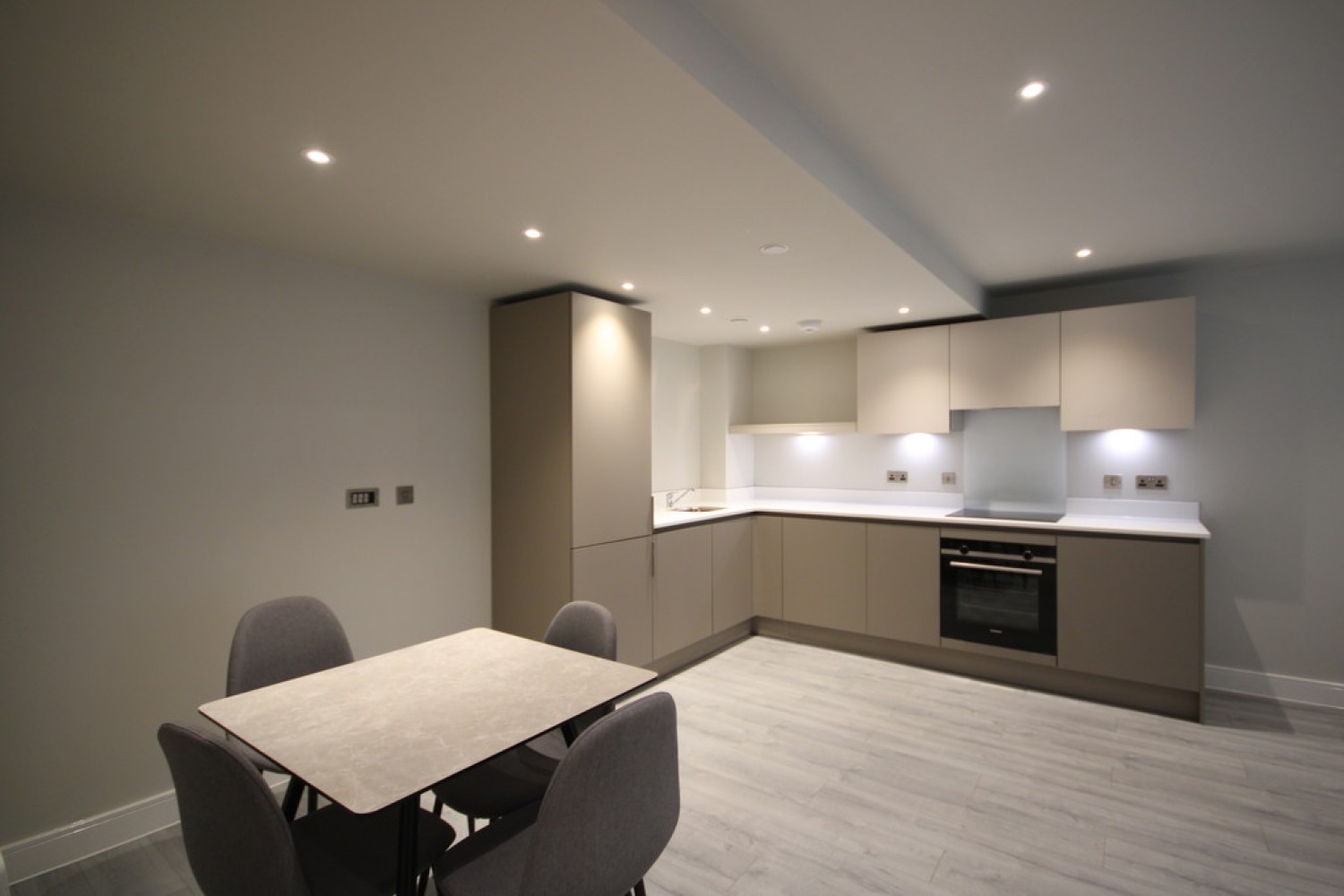 2 bedroom Flat for Letting St Martins Place, Broad Street, Birmingham, B15