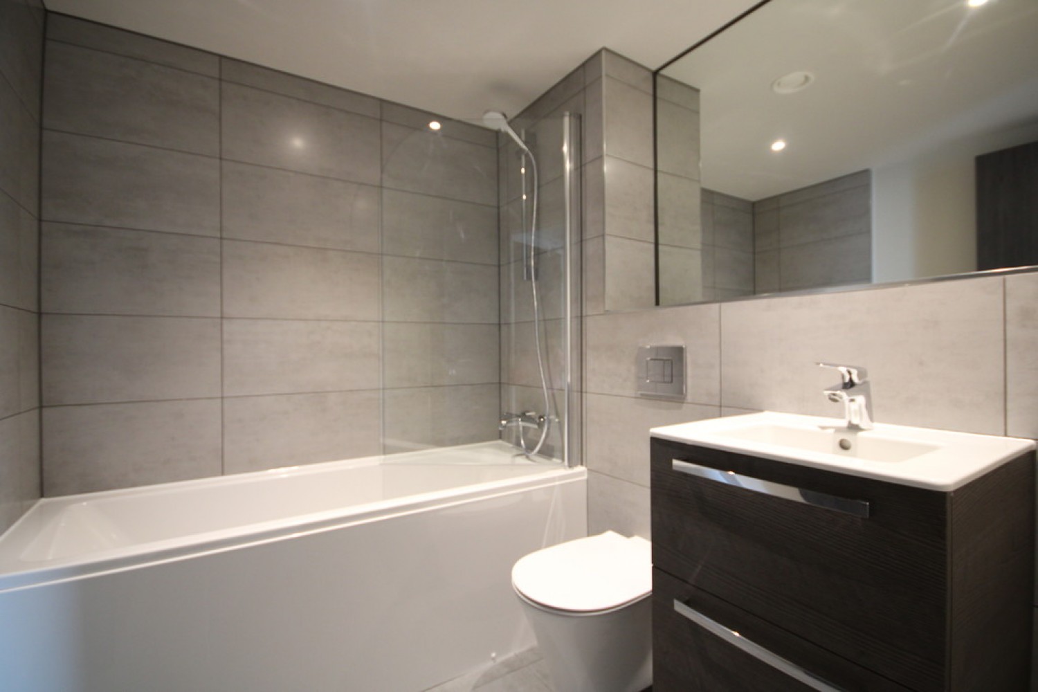 2 bedroom Flat for Letting St Martins Place, Broad Street, Birmingham, B15