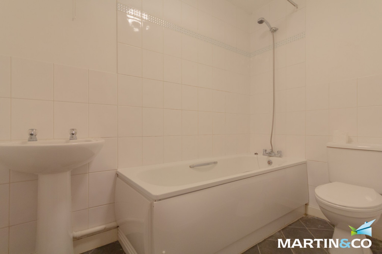 2 bedroom Flat for Letting Kingfisher House, Kingfisher Way, Tipton, DY4