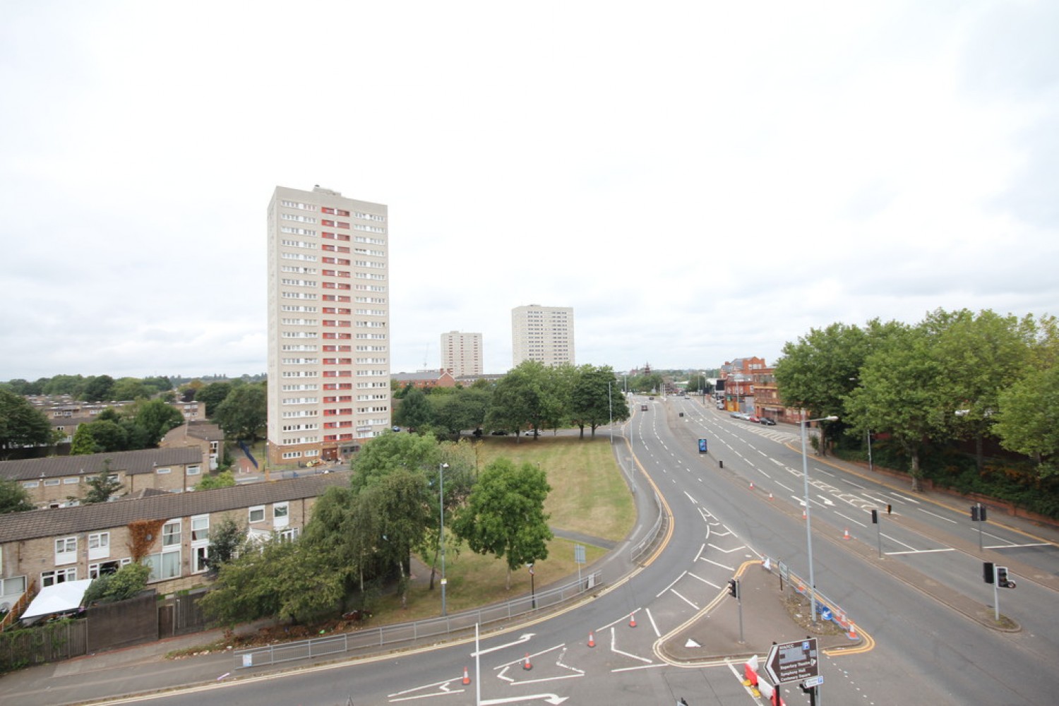 2 bedroom Flat for Letting The Quadrant, Sand Pits, Birmingham, B1