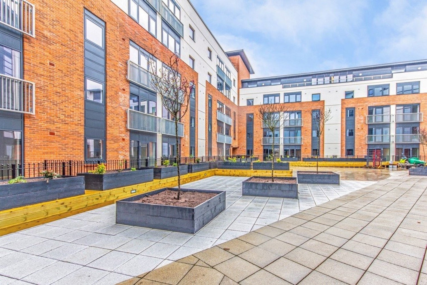 2 bedroom Flat for Letting The Quadrant, Sand Pits, Birmingham, B1