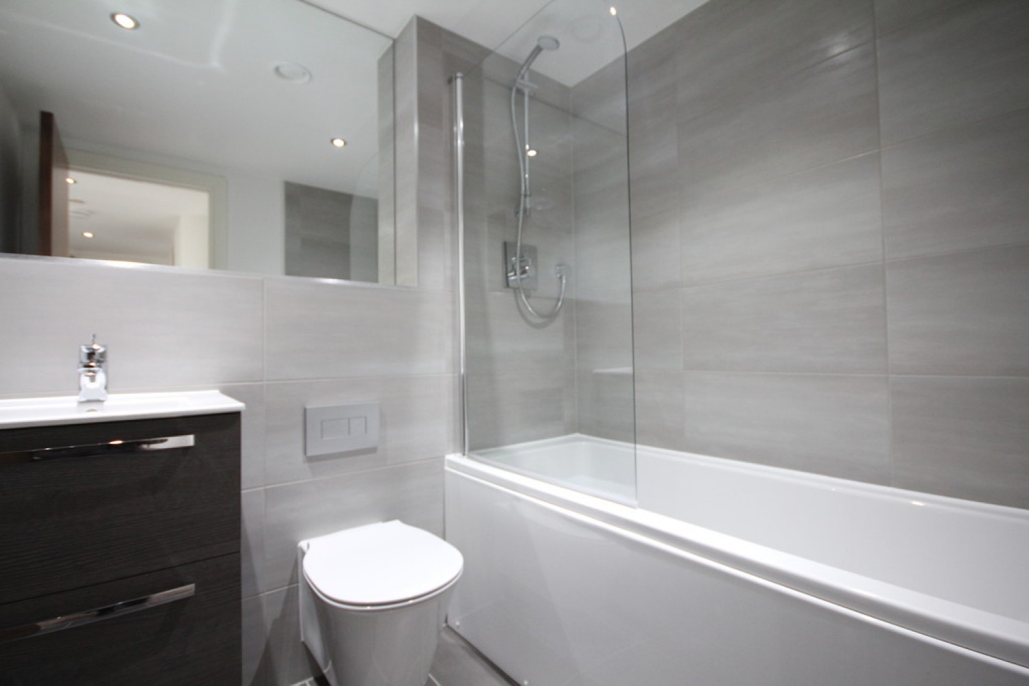 2 bedroom Flat for Letting The Quadrant, Sand Pits, Birmingham, B1