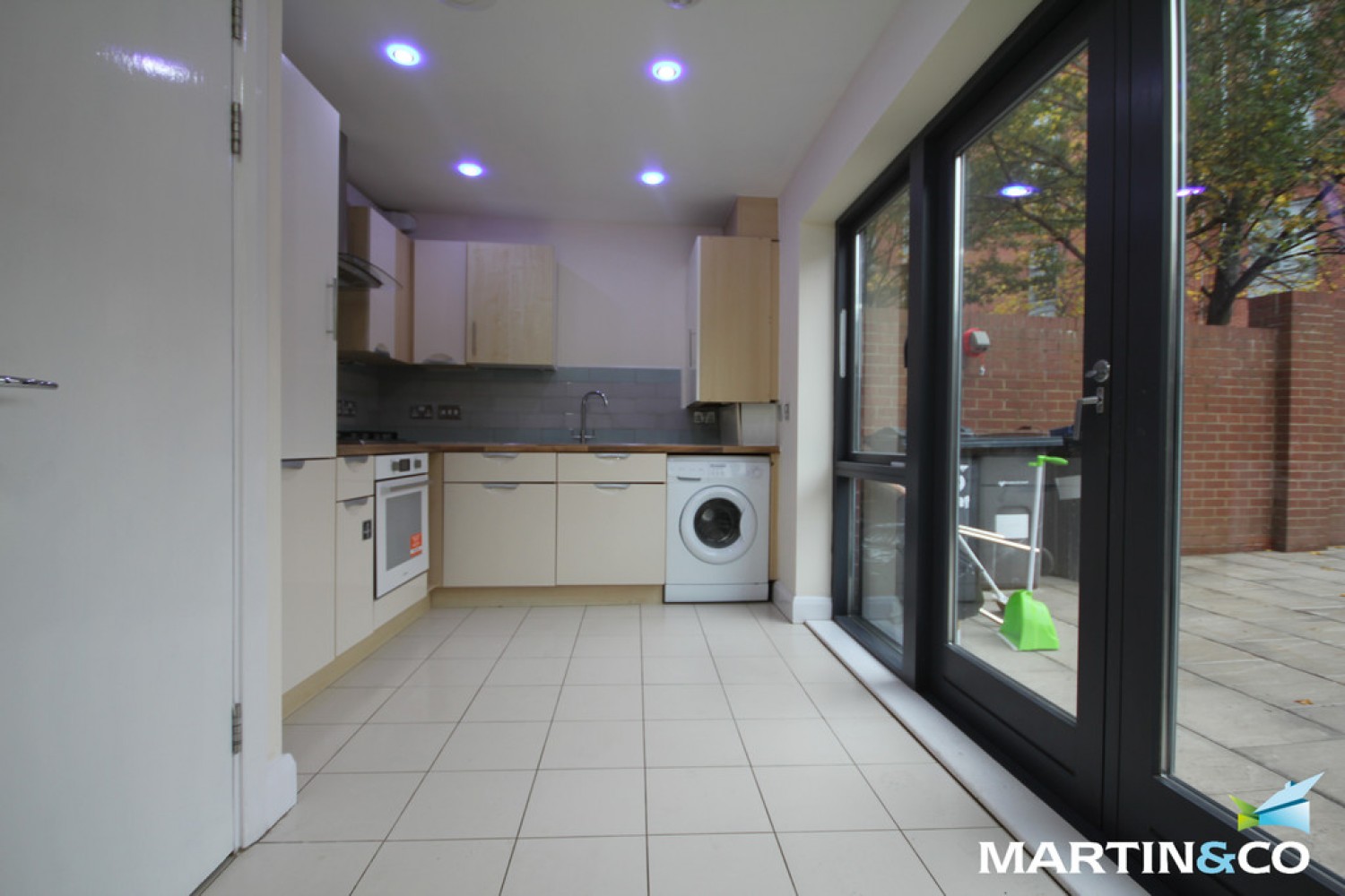 Bell Barn Road, Park Central, B15