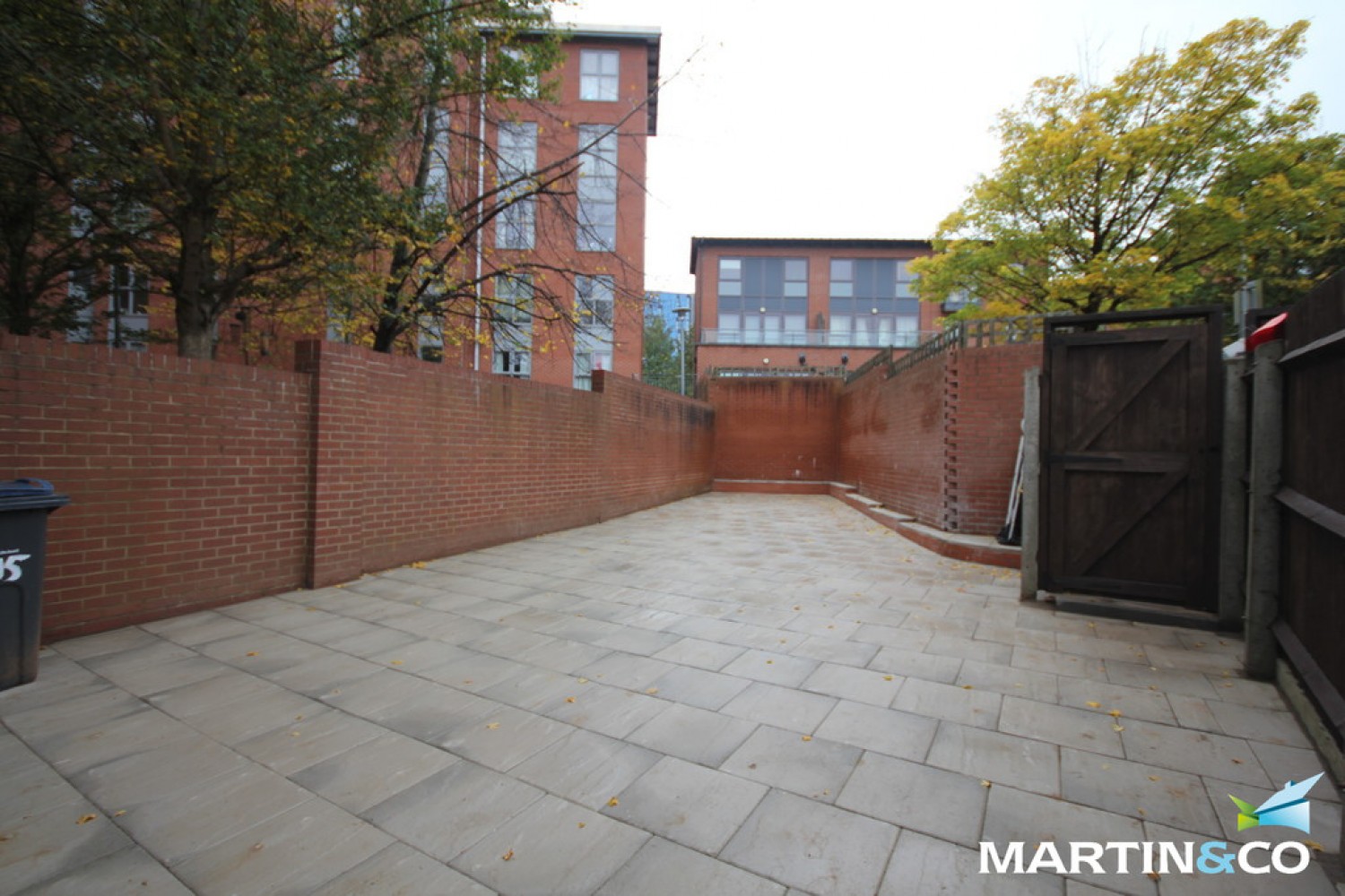 Bell Barn Road, Park Central, B15