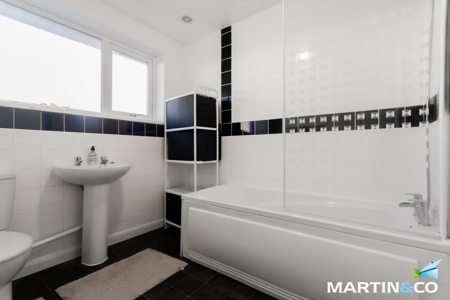 Thornhurst Avenue, Quinton, B32