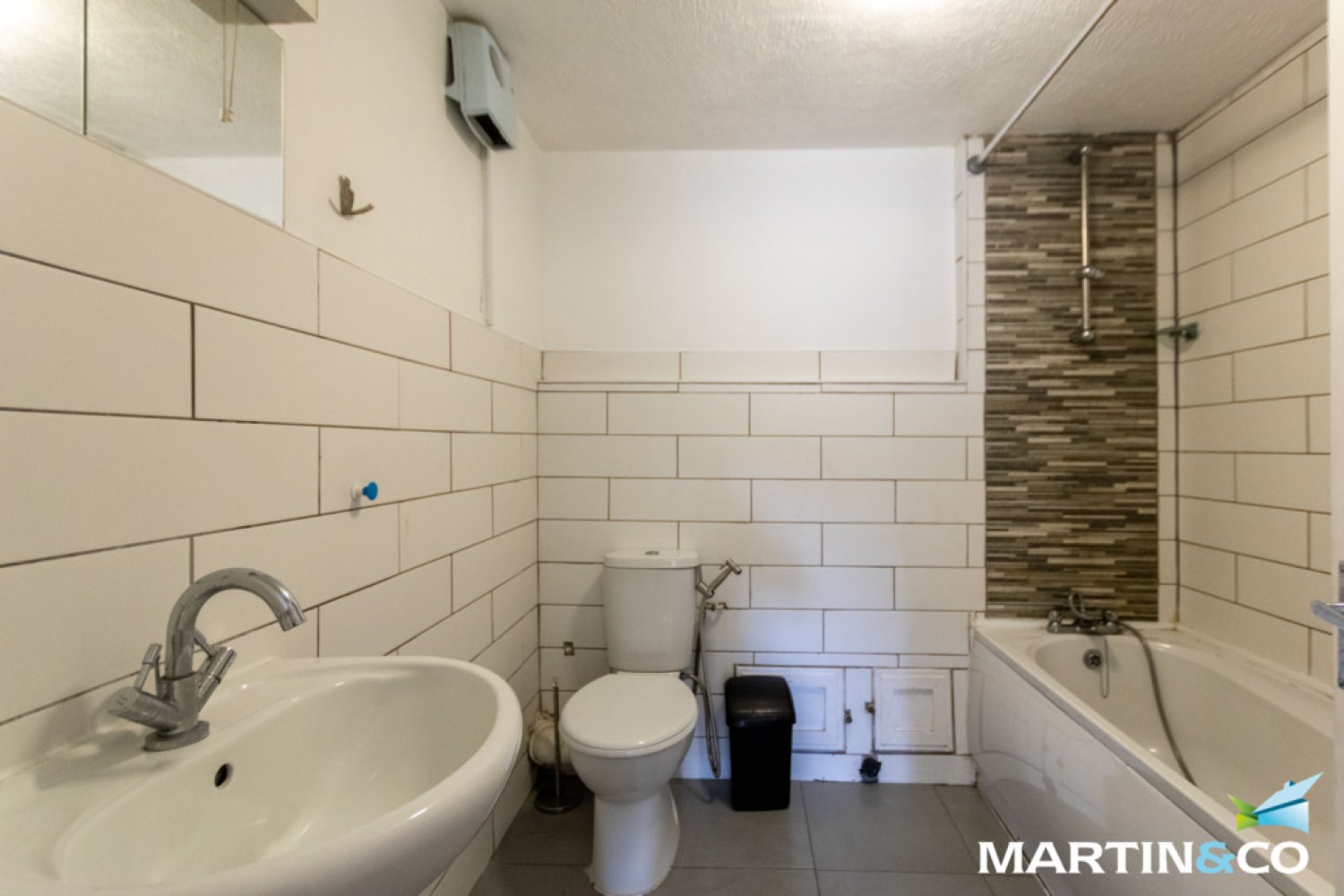 2 bedroom Flat for Sale The Lodge, 283-285 Hagley Road, Edgbaston, B16