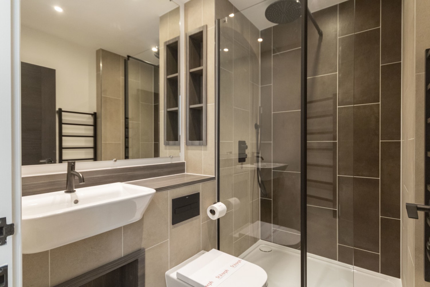 2 bedroom Flat for Letting The Fazeley, Snow Hill Wharf, Shadwell Street, Birmingham, B4