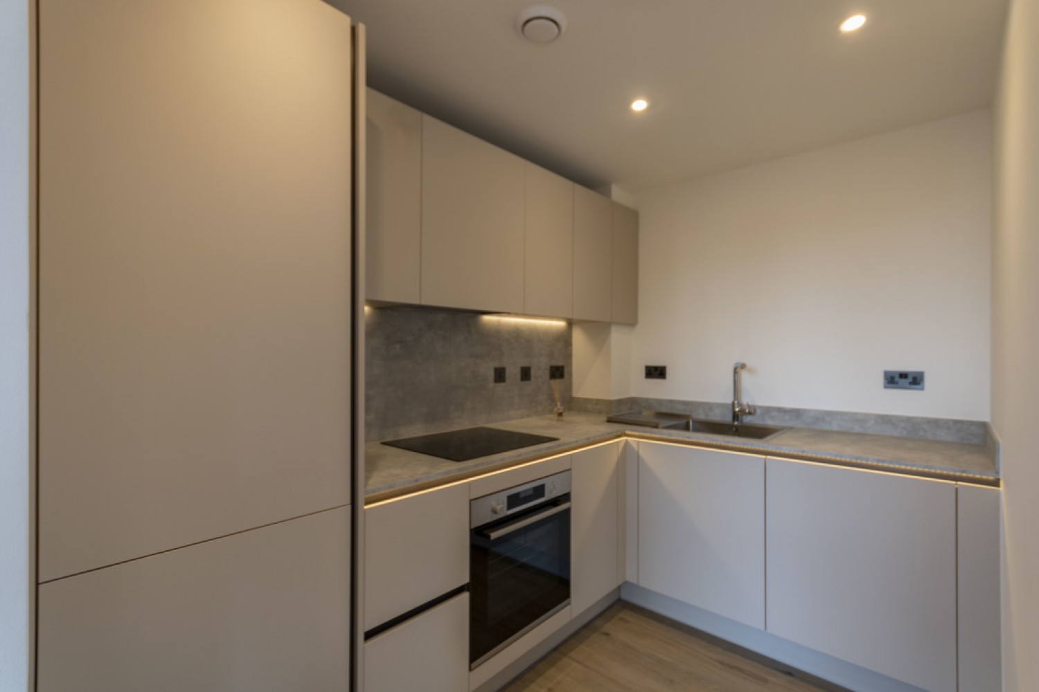 2 bedroom Flat in The Colmore, Snow Hill Wharf, Shadwell Street, Birmingham, B4