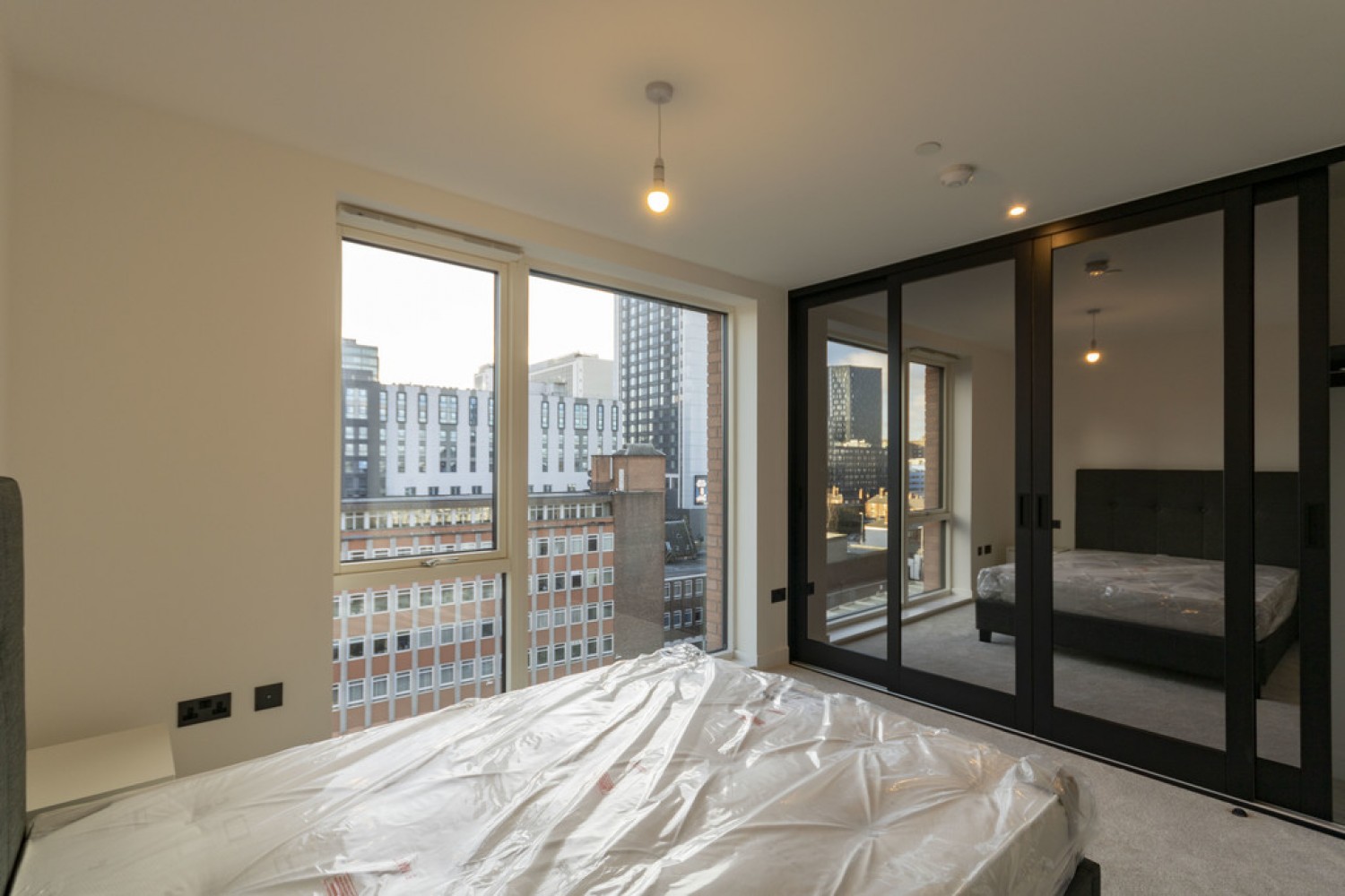 2 bedroom Flat in The Colmore, Snow Hill Wharf, Shadwell Street, Birmingham, B4