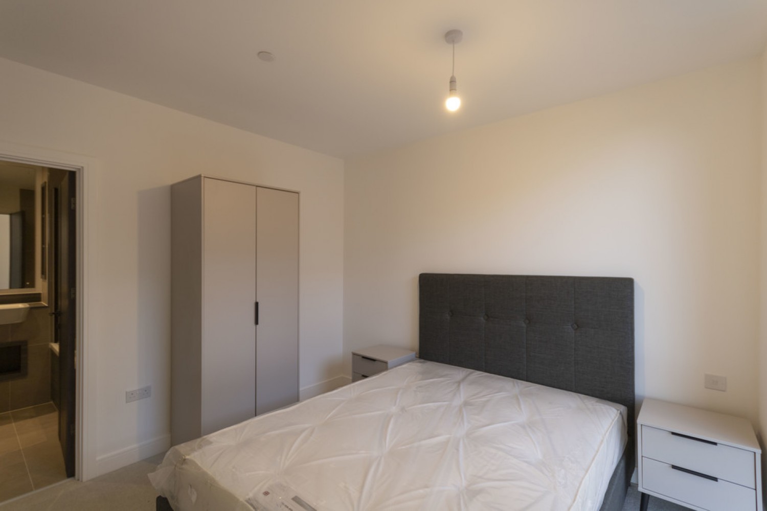 2 bedroom Flat in The Colmore, Snow Hill Wharf, Shadwell Street, Birmingham, B4