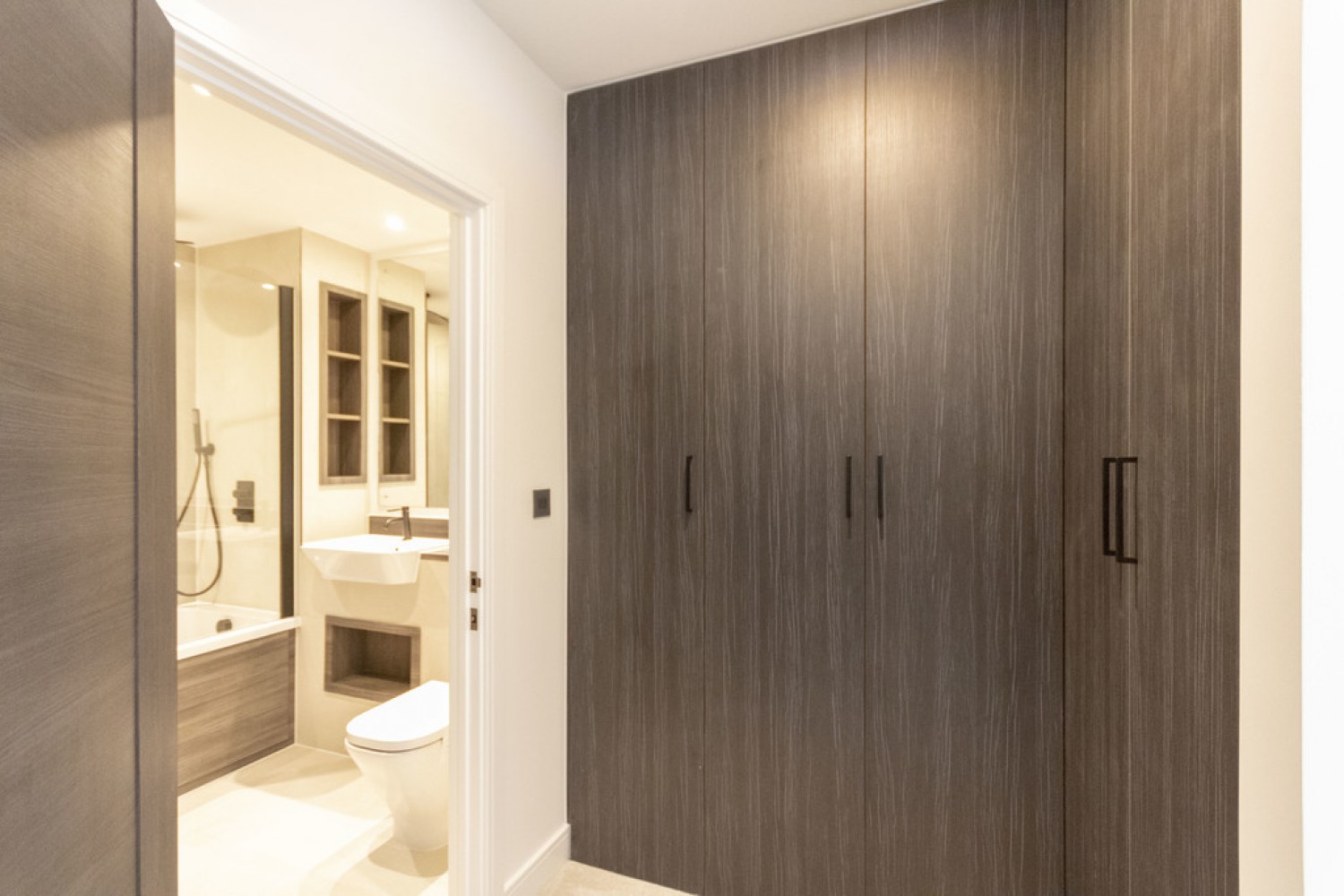 1 bedroom Flat for Letting The Colmore, Snow Hill Wharf, Shadwell Street, Birmingham, B4