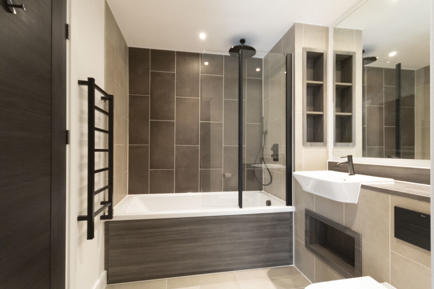 1 bedroom Flat for Letting The Colmore, Snow Hill Wharf, Shadwell Street, Birmingham, B4