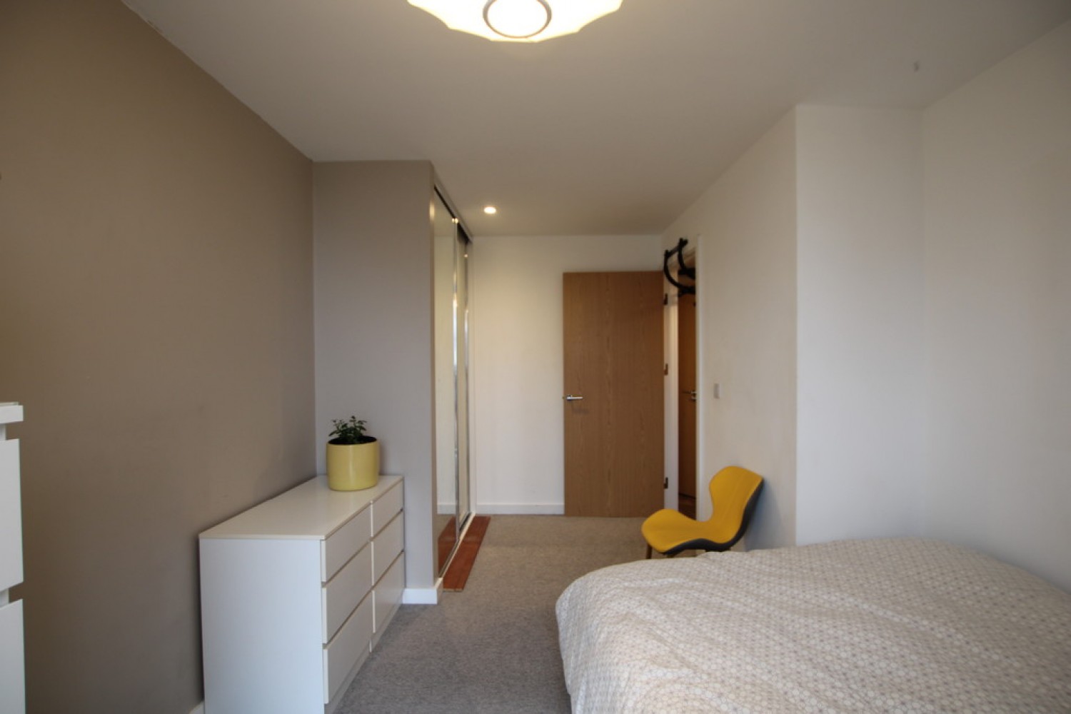 1 bedroom Flat for Letting Lincoln Apartments, Lexington Gardens, Park Central, B15