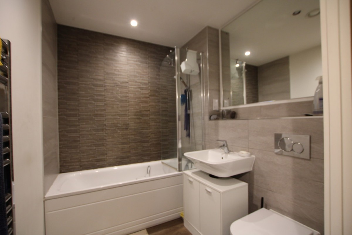 Lincoln Apartments, Lexington Gardens, Park Central, B15