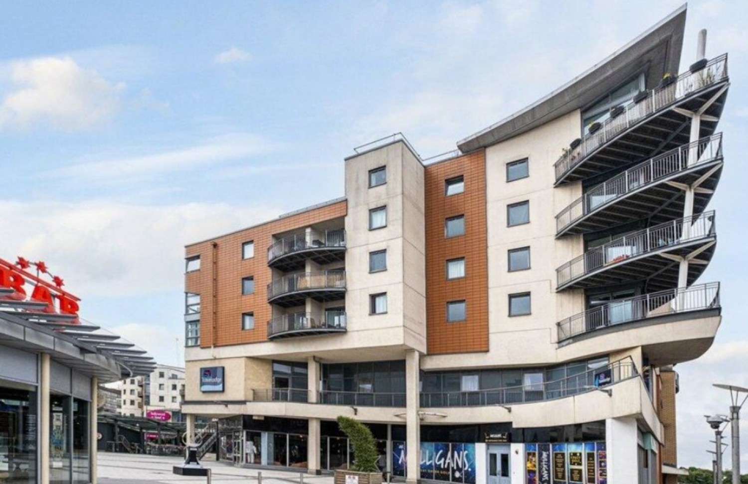 The Red Apartments, Broadway Plaza, Five Ways, B16