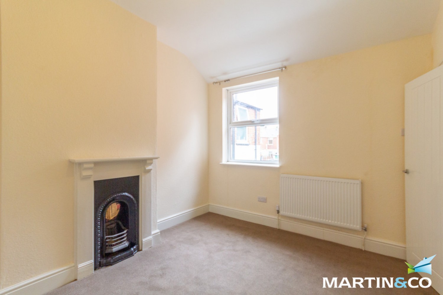 Dunsford Road, Bearwood, B66