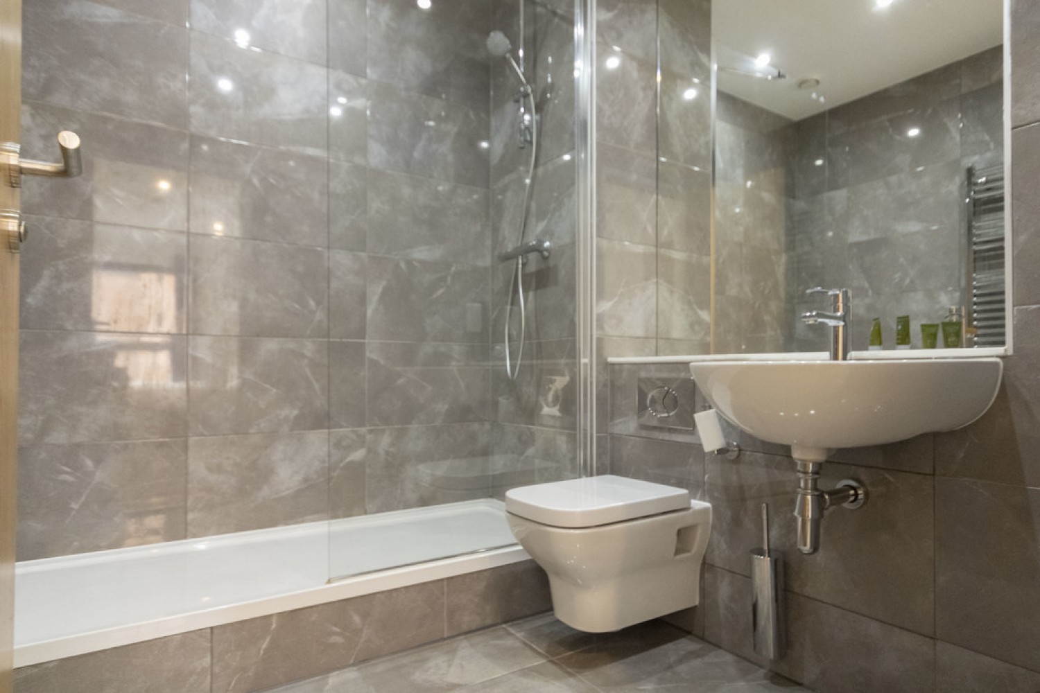 2 bedroom Flat for Letting The Axium, Windmill Street, Birmingham, B1