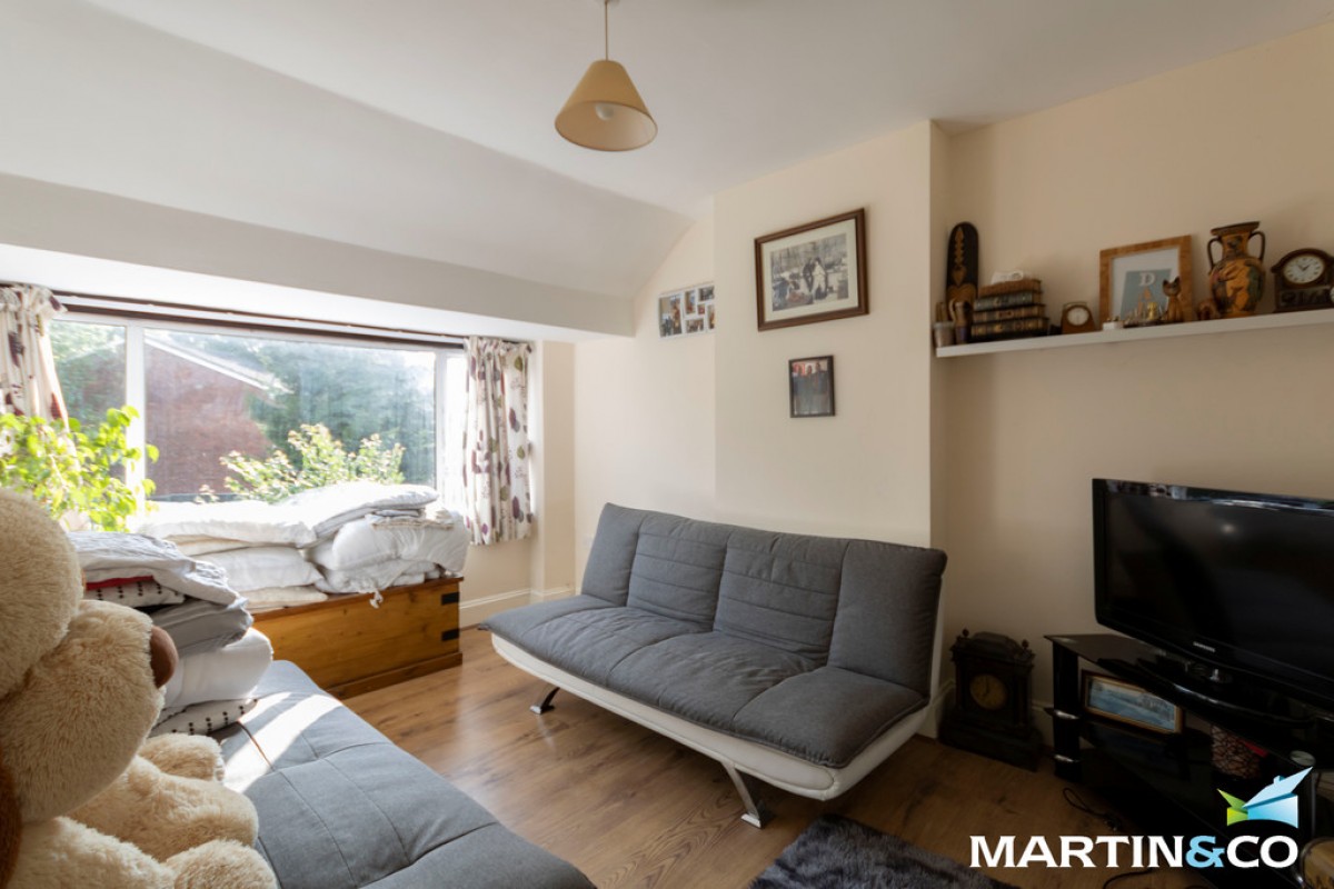 Bell Holloway, Northfield, B31