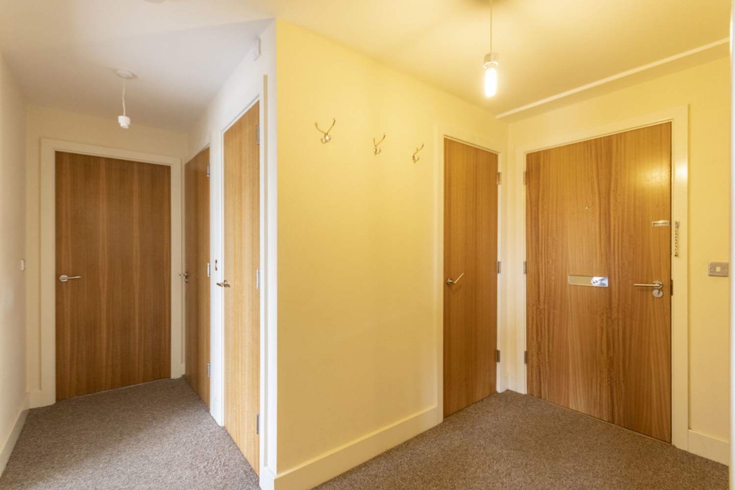 Longleat Avenue, Park Central, B15