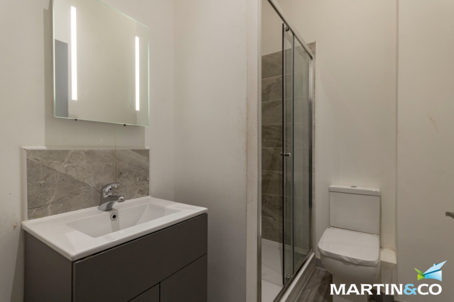 1 bedroom Flat in Oak Court, Dudley Road, Brierley Hill, DY5