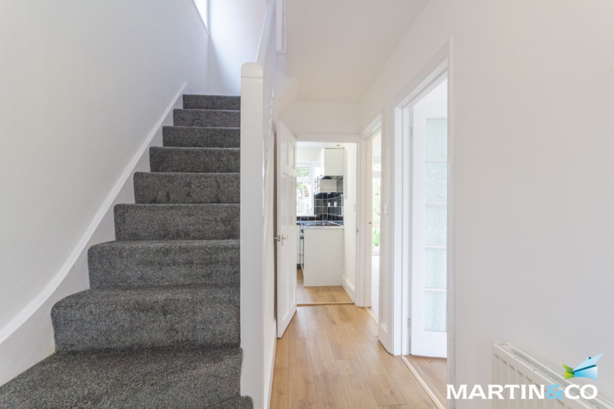 Bell Holloway, Northfield, B31